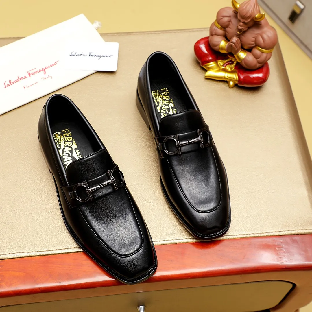Men's clothing and shoes 💰440 🔥Ferragamo's new leather shoes🇨🇳Official website original 1:1 mold, original quality💯Fine workmanship, high-end luxury☘The upper is made of imported Italian first-layer cowhide🌴Water-dyed🐂Leather lining🍓Rubber wear-resistant and non-slip outsole, breathable and comfortable to wear🍍The first choice for high-end men🍉, black, size 38-45...